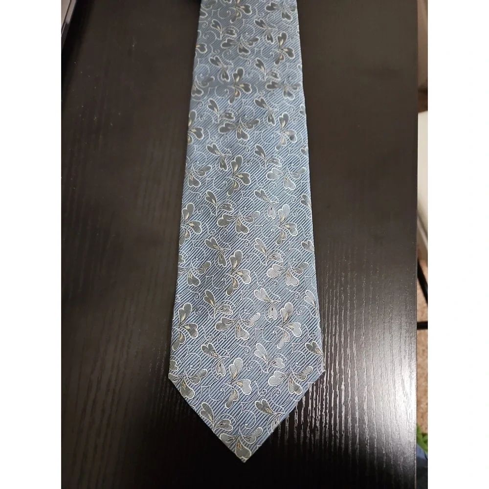OMAGGIO By Robert Talbott USA Mens 100% Silk Tie Blue/Gray Floral Pattern 4